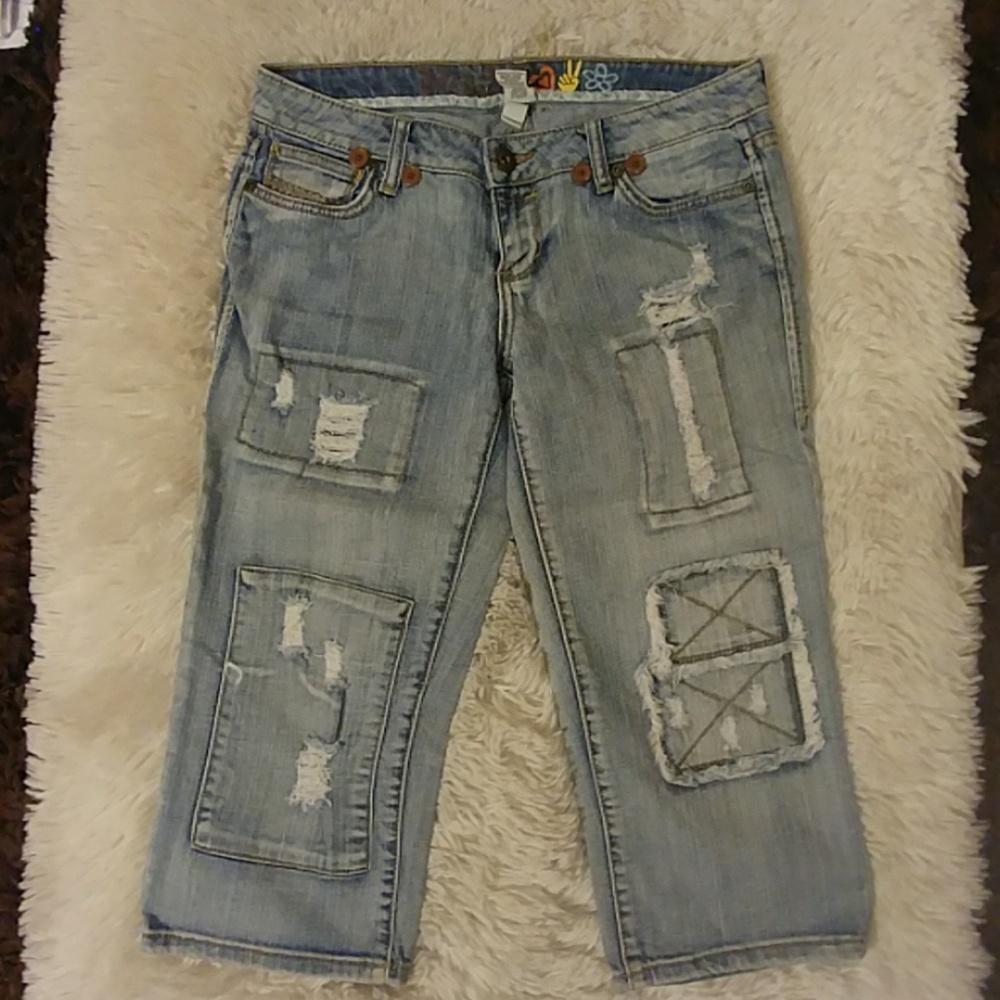 Cute Mudd Capris! Euc! - image 1